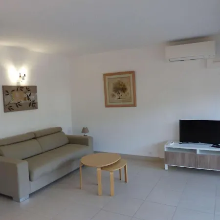 Studio Le Lavandou, 1 Piece, 3 Personnes - Fr-1-308-169